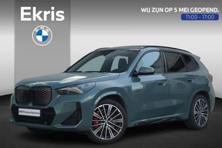BMW iX1 eDrive20 M Sport Pro | Harman Kardon / Panoramadak / Head-up / Elektrische stoelen + Memory / 20 Inch