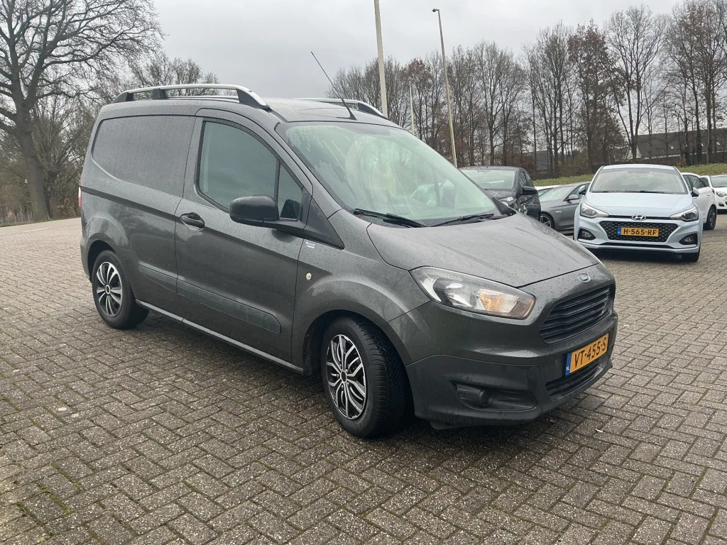 Hoofdafbeelding Ford Transit Courier