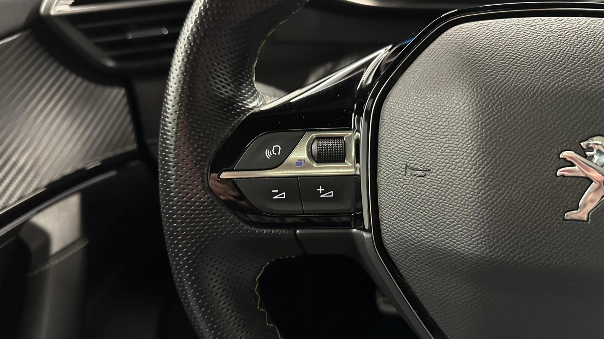 Hoofdafbeelding Peugeot e-2008