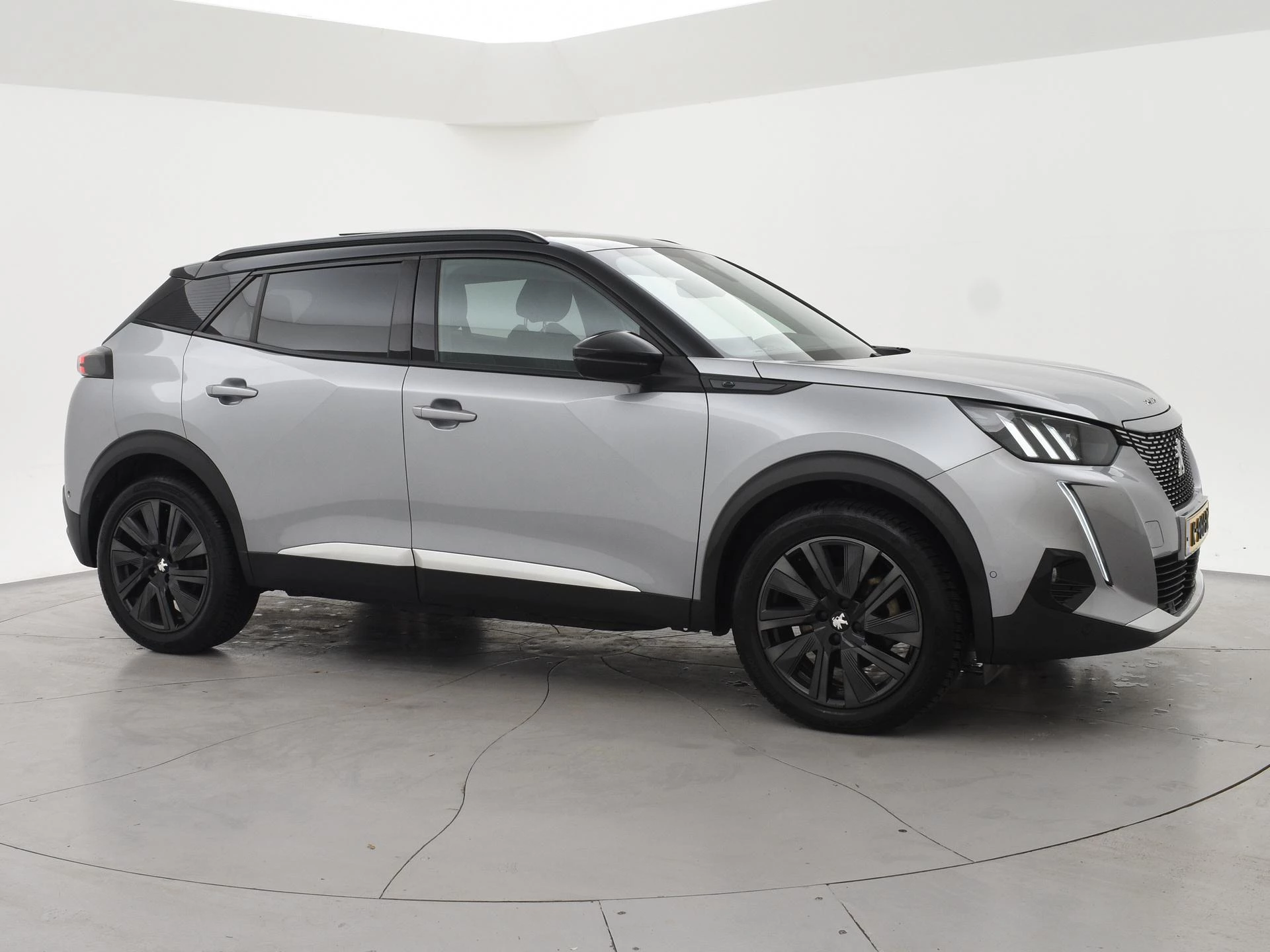 Hoofdafbeelding Peugeot e-2008