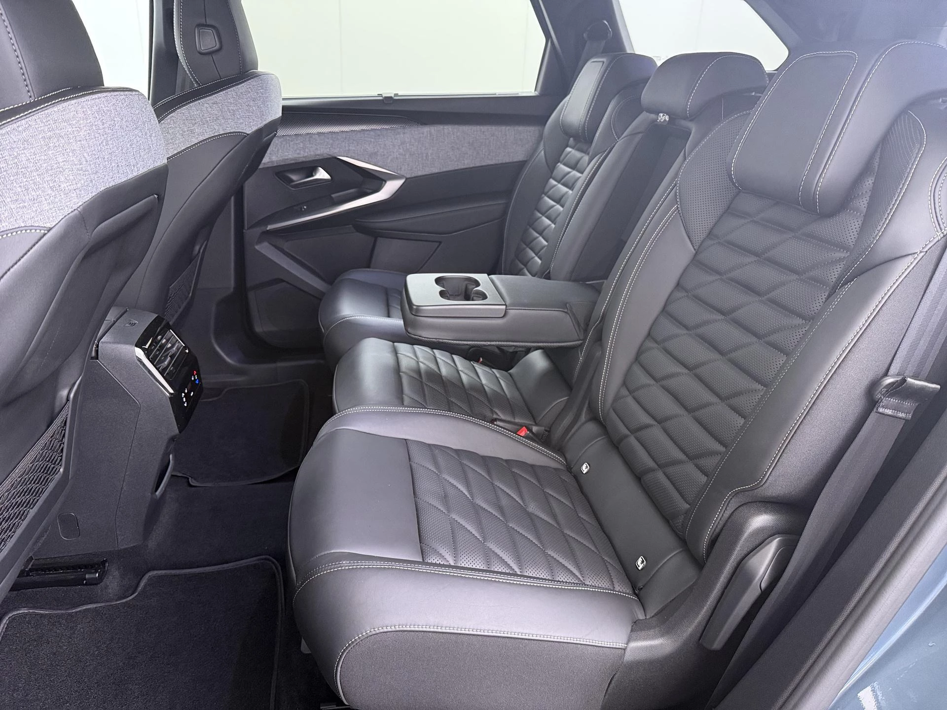 Hoofdafbeelding Peugeot e-5008