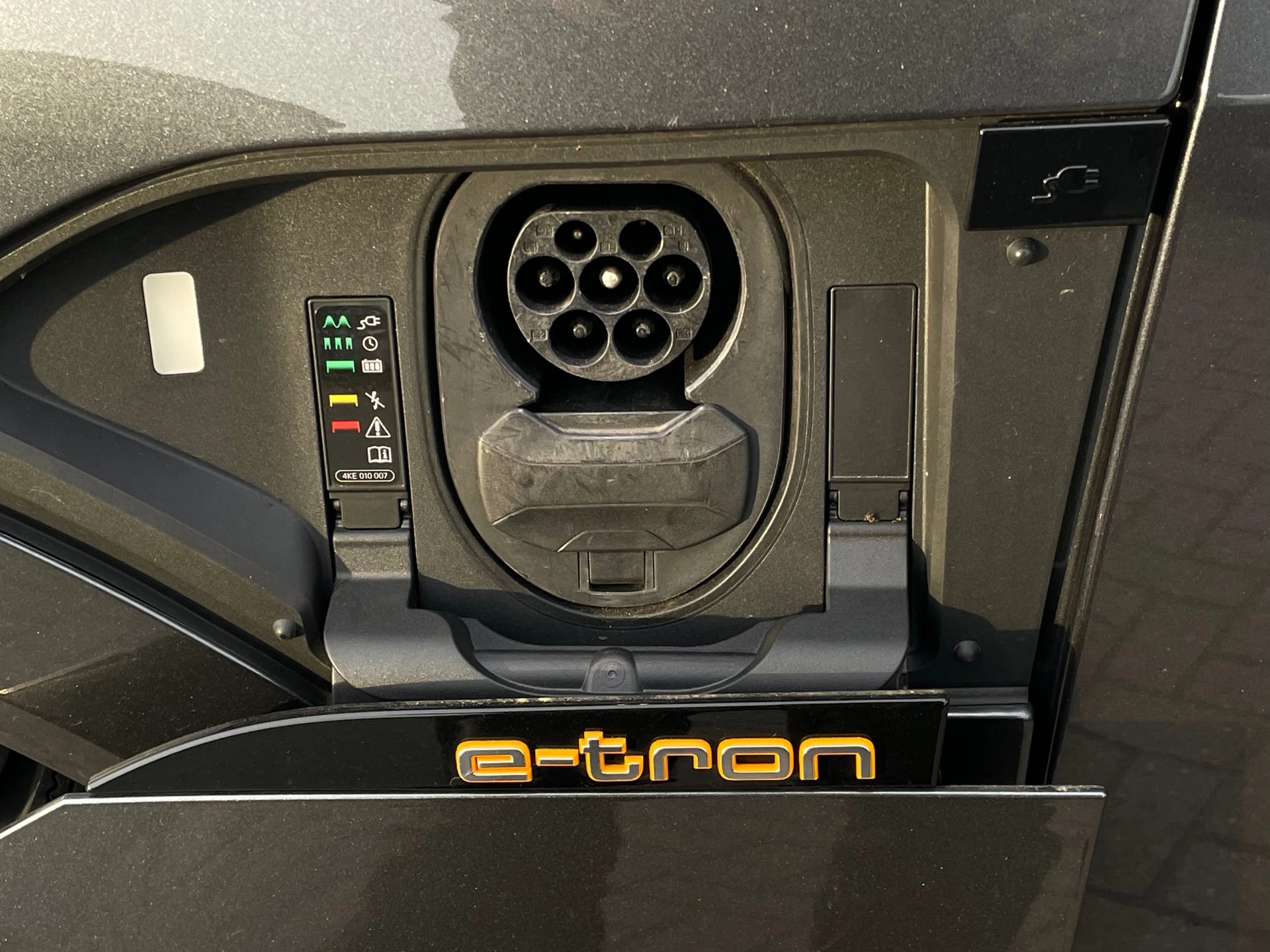 Hoofdafbeelding Audi e-tron