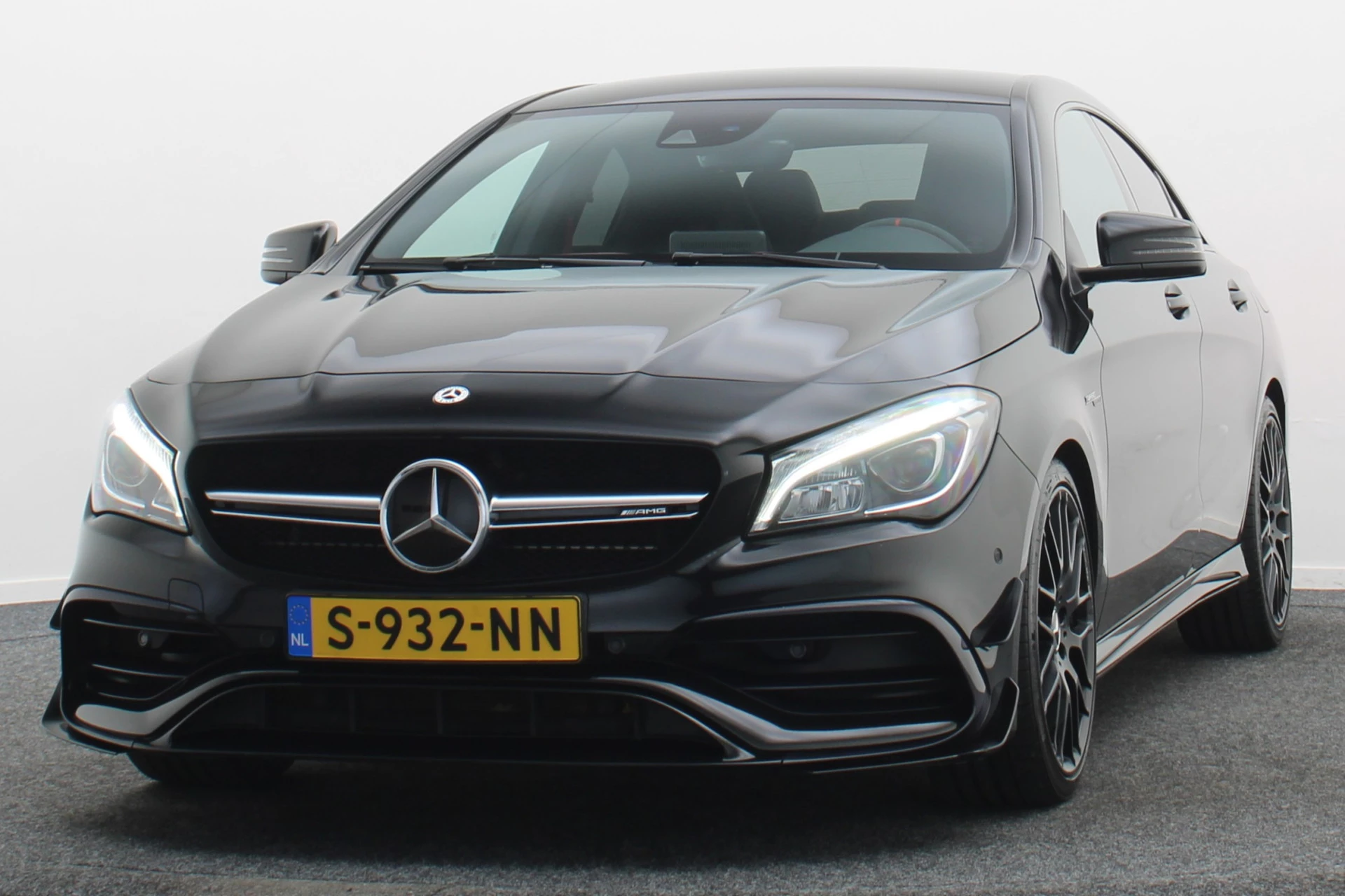 Hoofdafbeelding Mercedes-Benz CLA