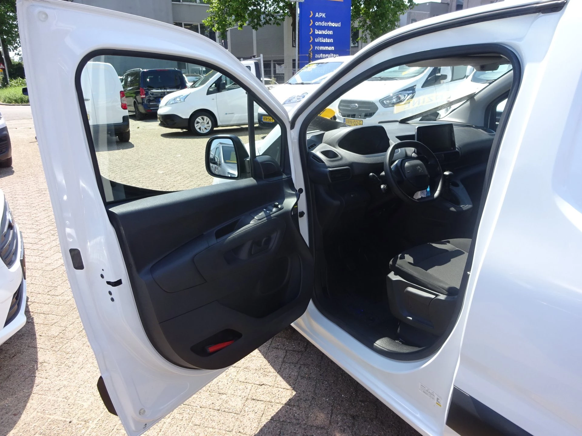 Hoofdafbeelding Peugeot Partner
