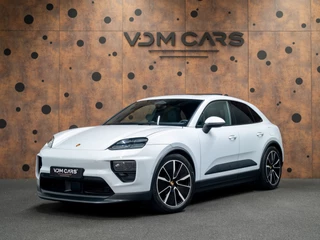 Hoofdafbeelding Porsche Macan Porsche Macan 4 | 100 kWh | 18-weg | BOSE | Pano | Sport Chrono |