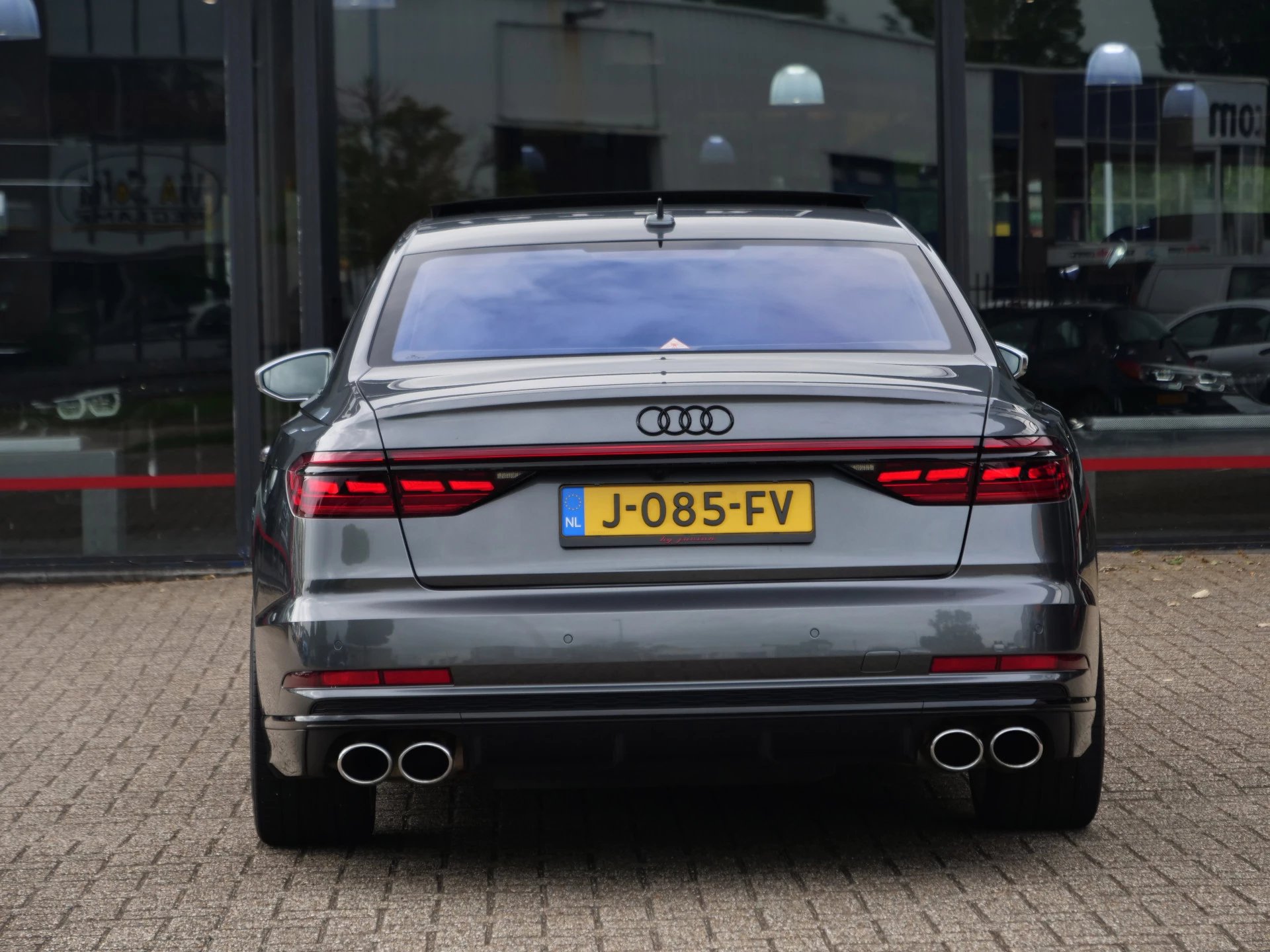 Hoofdafbeelding Audi S8