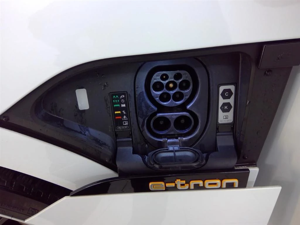 Hoofdafbeelding Audi e-tron