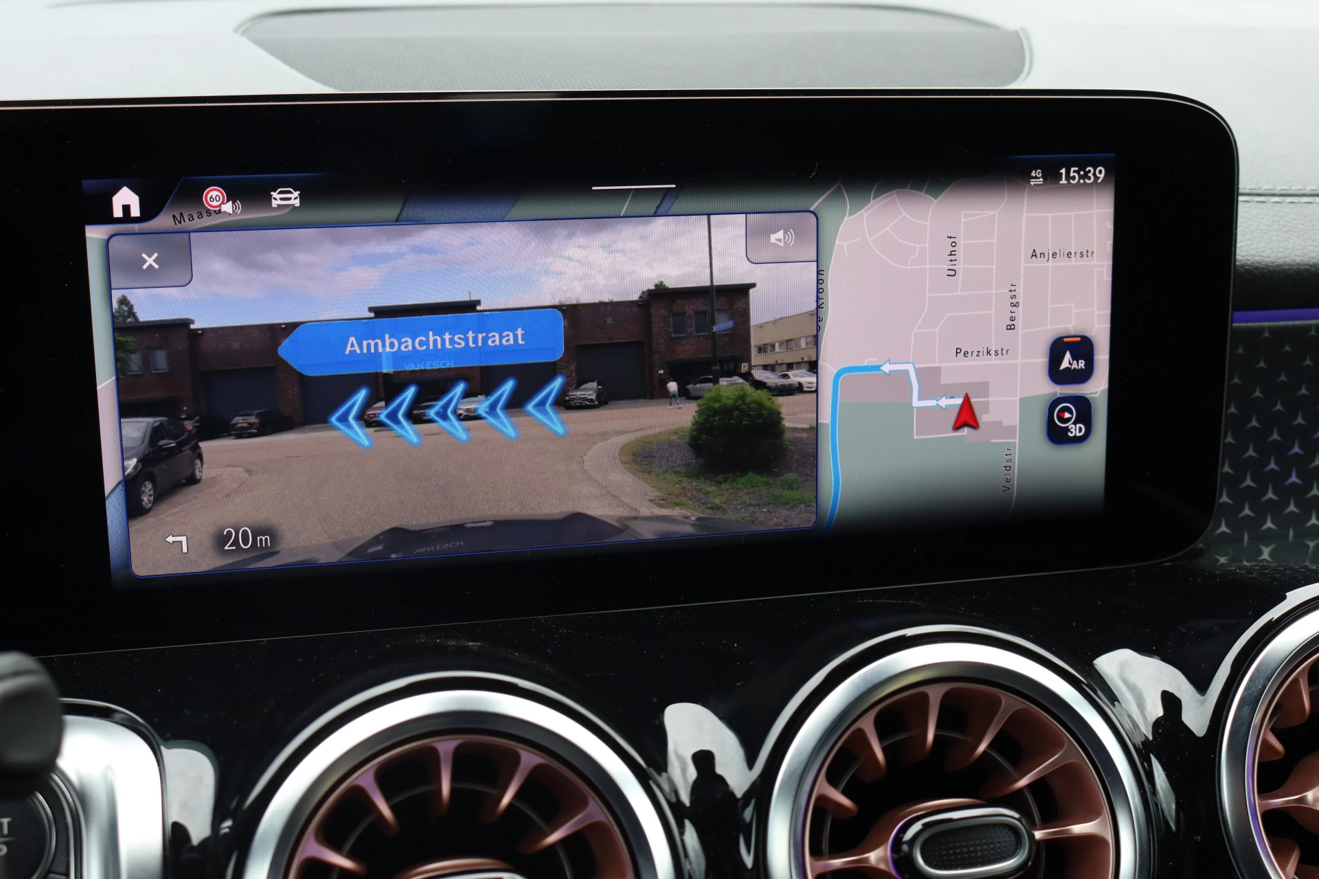 Hoofdafbeelding Mercedes-Benz EQB