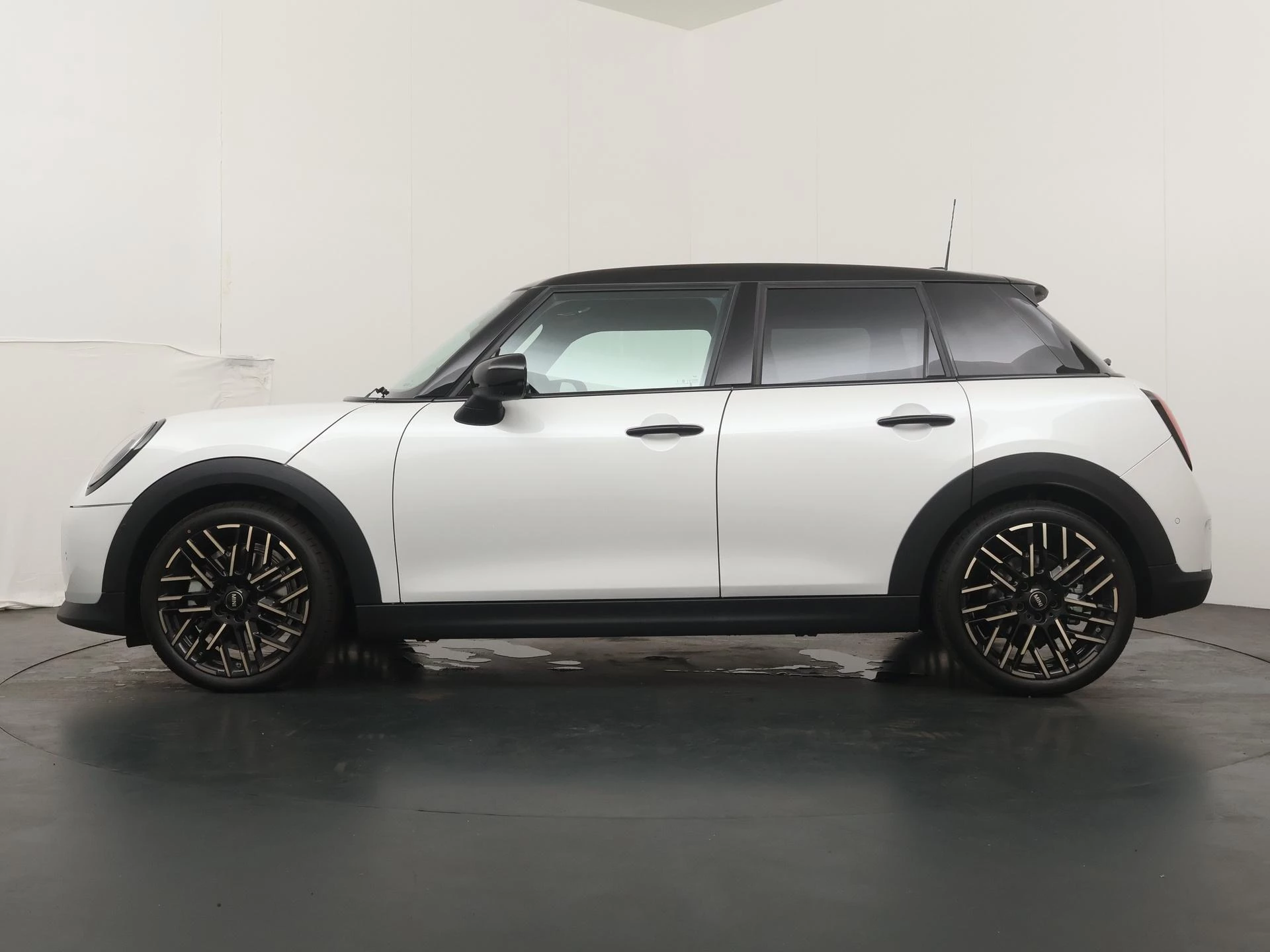 Hoofdafbeelding MINI 5-deurs