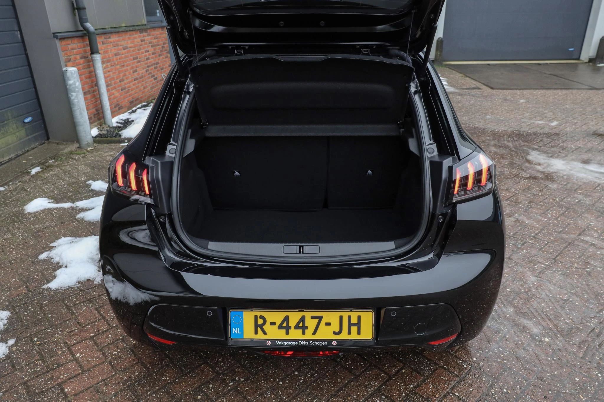 Hoofdafbeelding Peugeot e-208