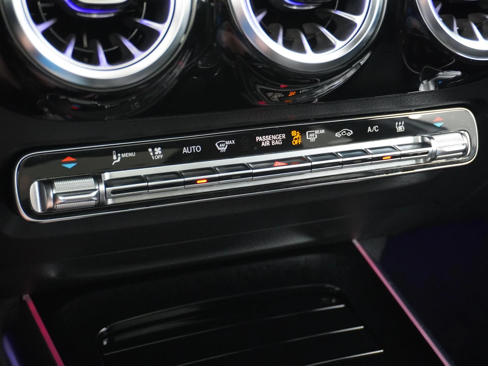 Hoofdafbeelding Mercedes-Benz EQA