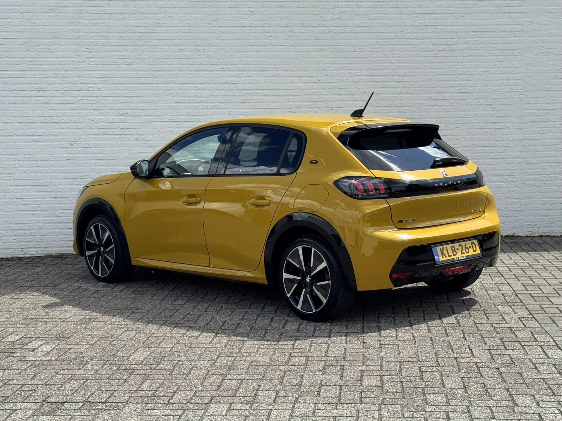 Hoofdafbeelding Peugeot e-208