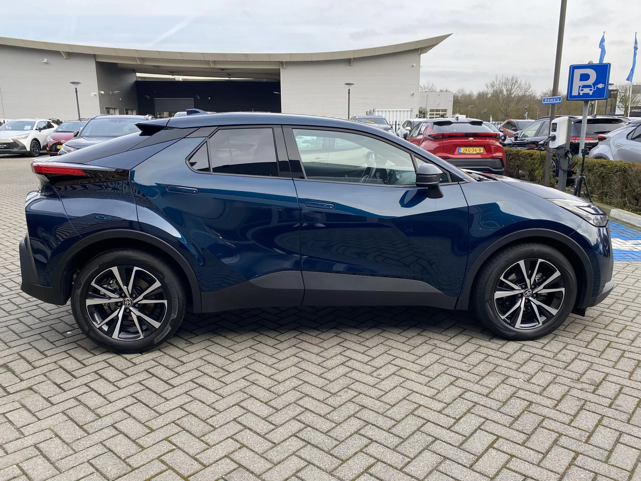 Hoofdafbeelding Toyota C-HR