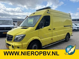 Hoofdafbeelding Mercedes-Benz Sprinter Mercedes-Benz Sprinter 319CDI L2H2 AMBULANCE AUTOMAAT V6 MOTORSCHADE