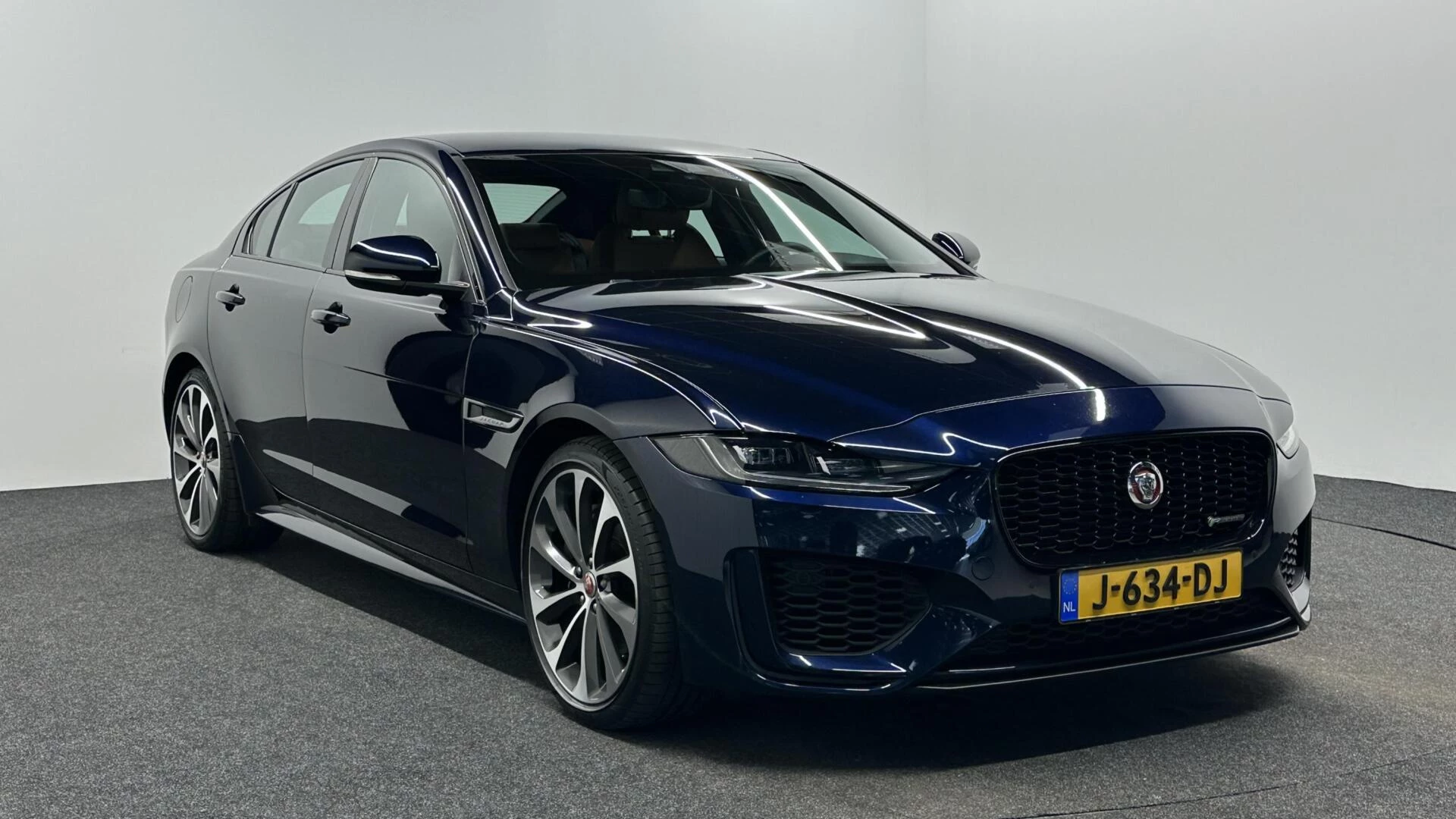 Hoofdafbeelding Jaguar XE