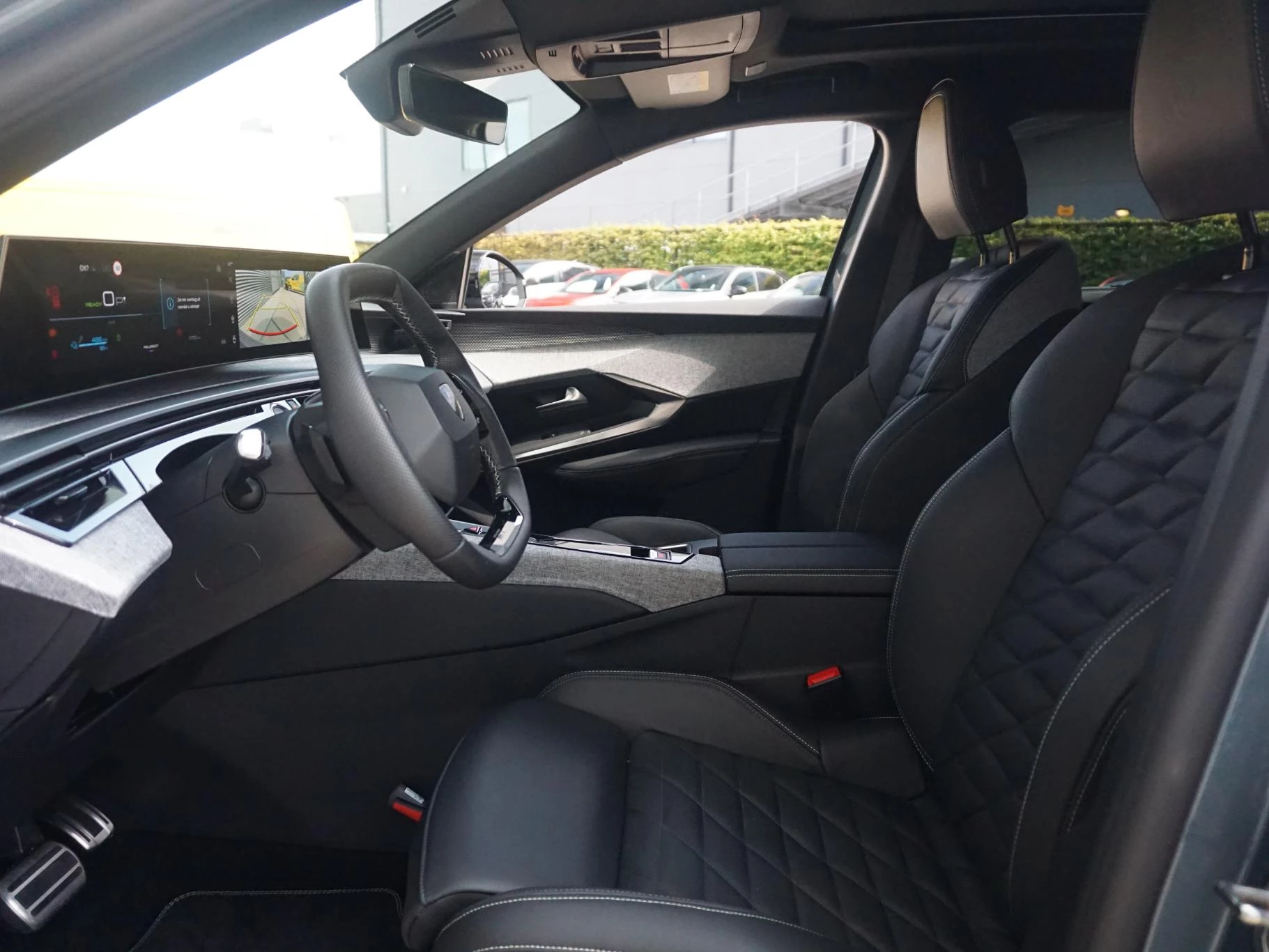 Hoofdafbeelding Peugeot e-5008
