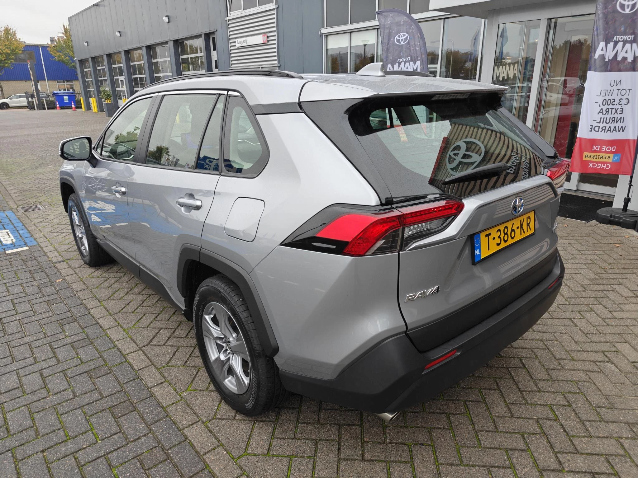 Hoofdafbeelding Toyota RAV4