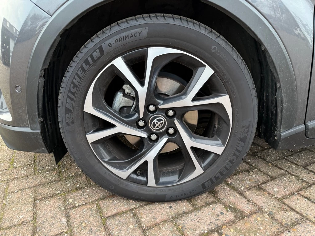 Hoofdafbeelding Toyota C-HR