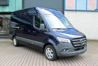 Mercedes-Benz Sprinter 319 CDI L2H2 9G-TRONIC LED MBUX10 360gr CAMERA DISTRONIC ALARM KL3 PDC 3.5T AHW COMPLEET