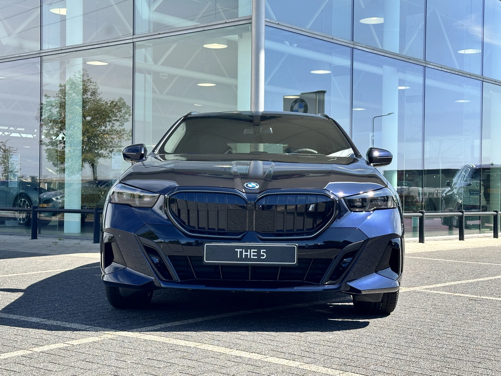 Hoofdafbeelding BMW i5
