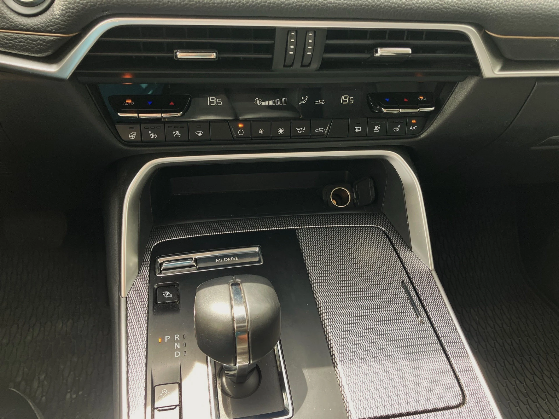 Hoofdafbeelding Mazda CX-60