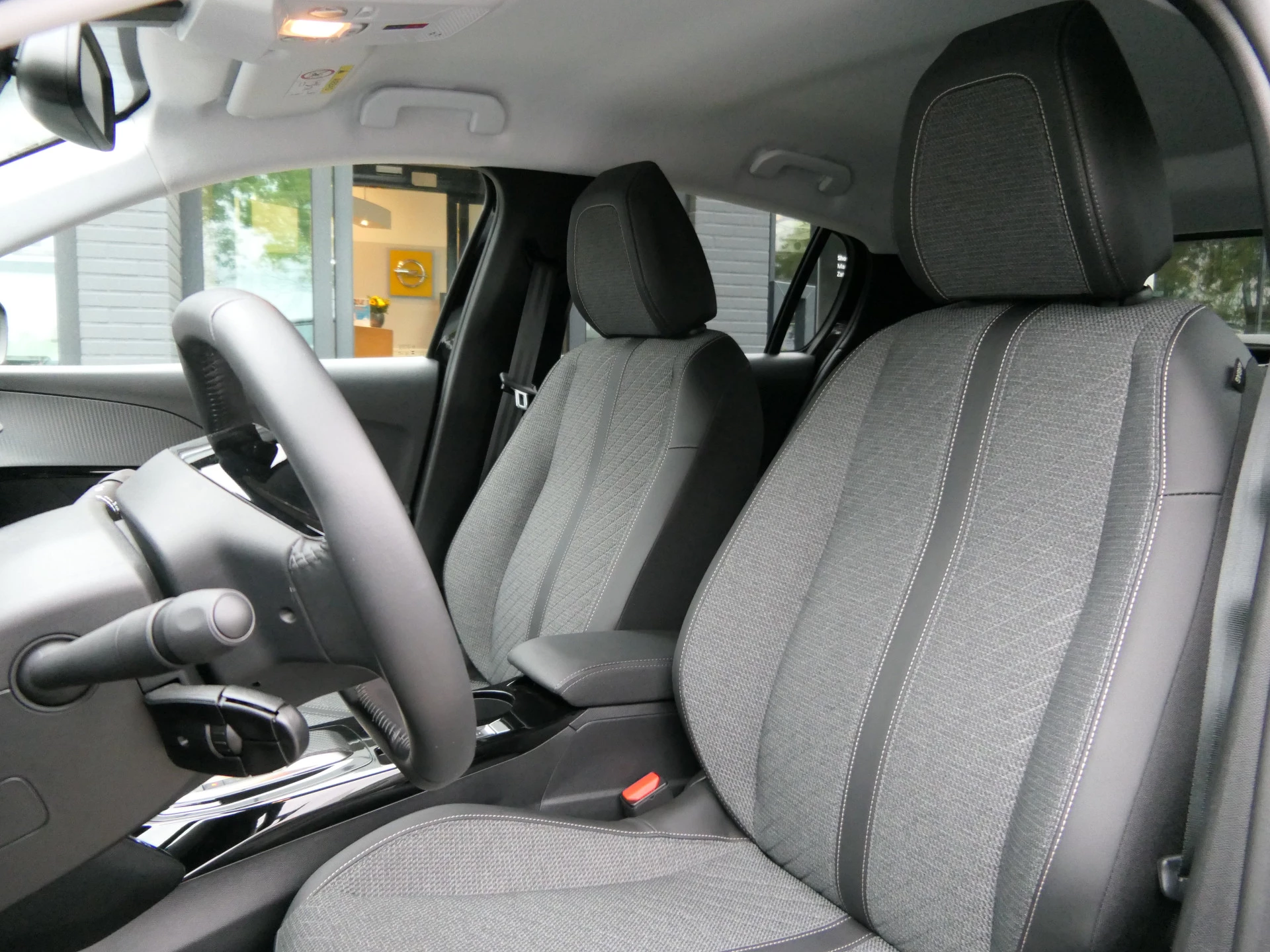 Hoofdafbeelding Peugeot e-208