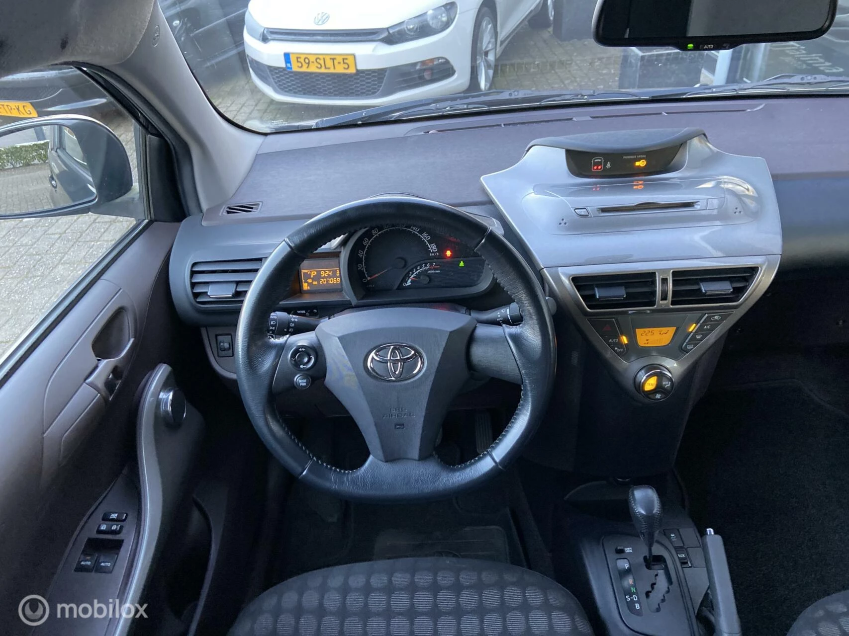 Hoofdafbeelding Toyota iQ
