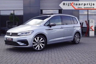 Hoofdafbeelding Volkswagen Touran Volkswagen Touran 1.5 TSI DSG R-Line Black st/ 7Pers./Panodak /trekhaak wegkl./ACC
