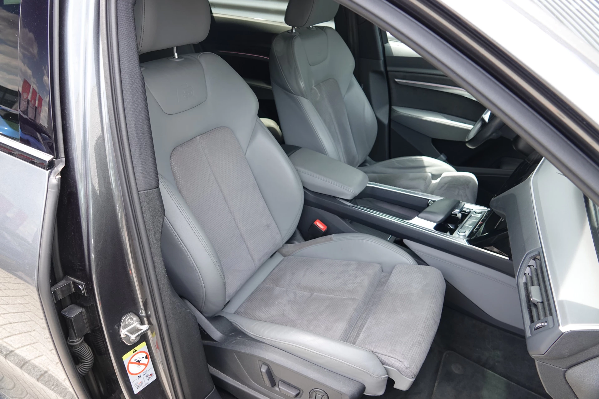 Hoofdafbeelding Audi e-tron