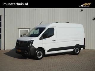 Renault Master T35 2.0 dCi 130 L2H2 Advance *NIEUW!* - Incl. Volledige betimmering & Trekhaak! - All Seasonbanden - Achteruitrijcamera - Stoelverwarming - Cuise Control