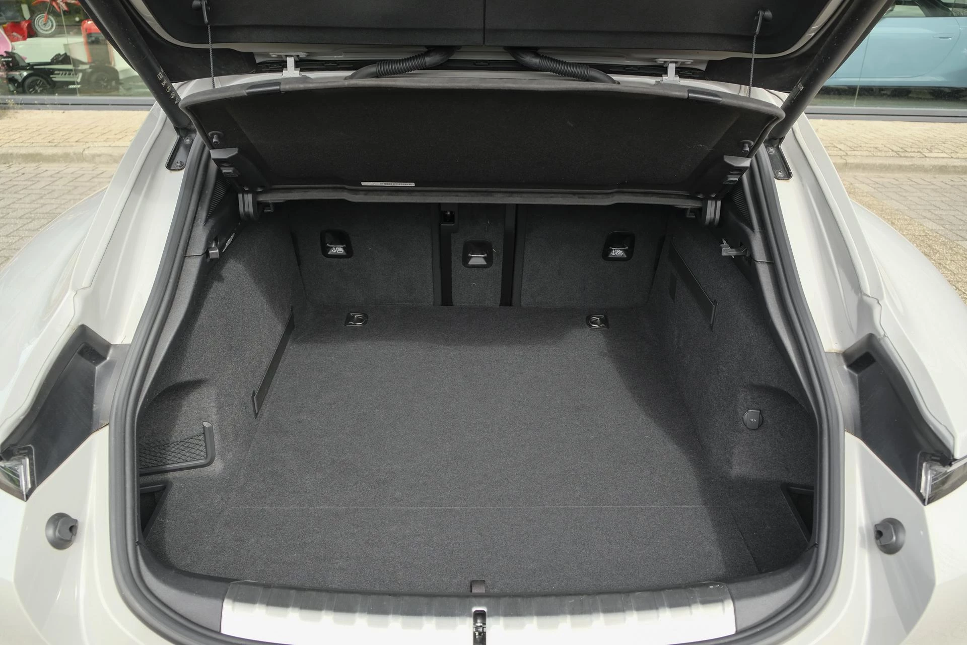 Hoofdafbeelding Porsche Taycan