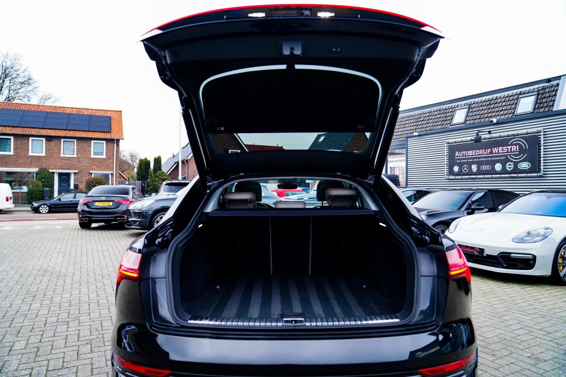 Hoofdafbeelding Audi e-tron