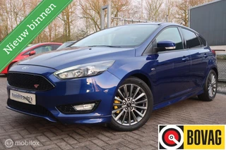 Hoofdafbeelding Ford Focus Ford Focus 1.0 EcoBoost ST Line CARPLAY, NAVI, TREKHAAK