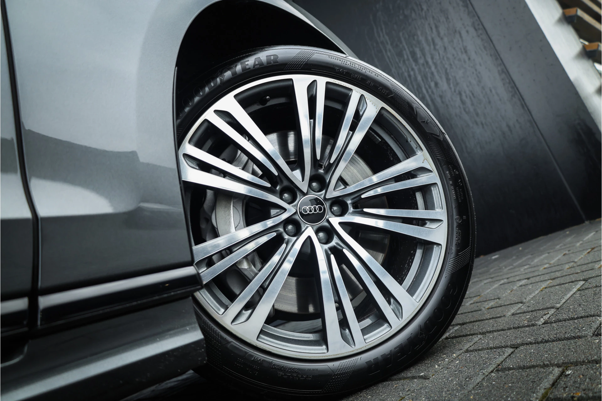 Hoofdafbeelding Audi A8