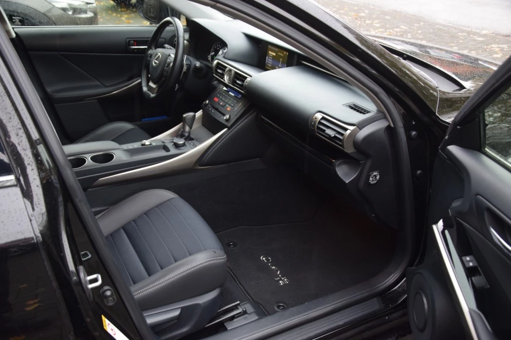 Hoofdafbeelding Lexus IS