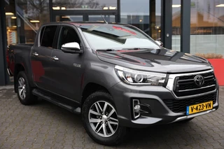 Hoofdafbeelding Toyota Hilux Toyota Hilux 2.4 D-4D DUBBEL CABINE LIMITED B/E TREKKER A/T 5 SITZ 4WD VAN