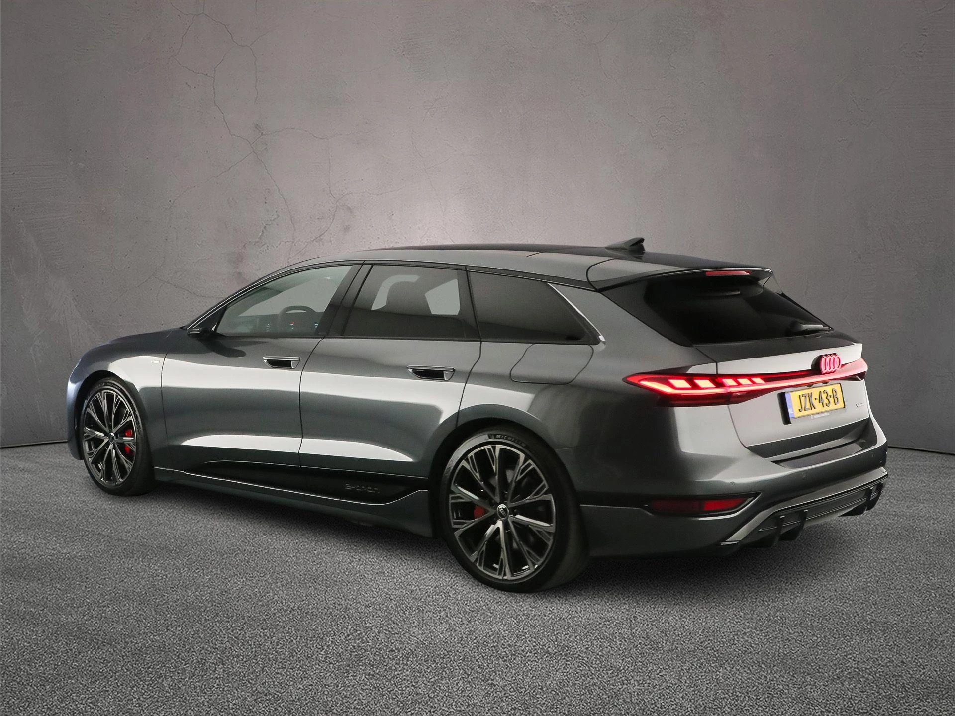 Hoofdafbeelding Audi A6 Avant e-tron
