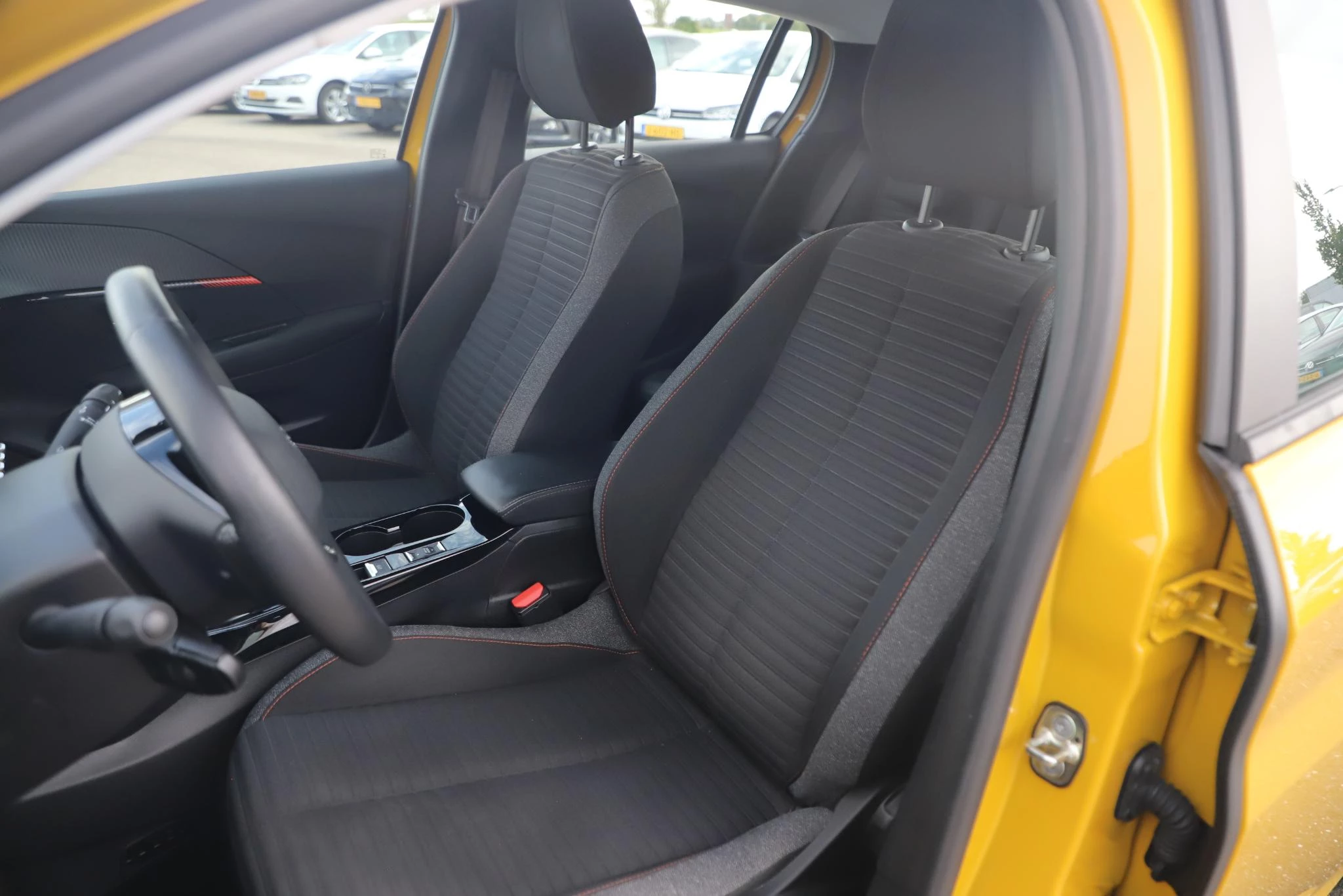 Hoofdafbeelding Peugeot e-208