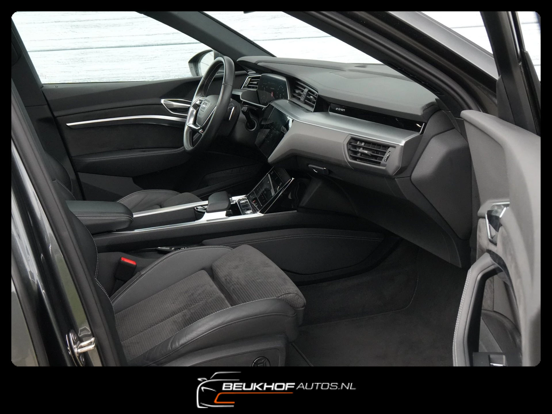 Hoofdafbeelding Audi e-tron