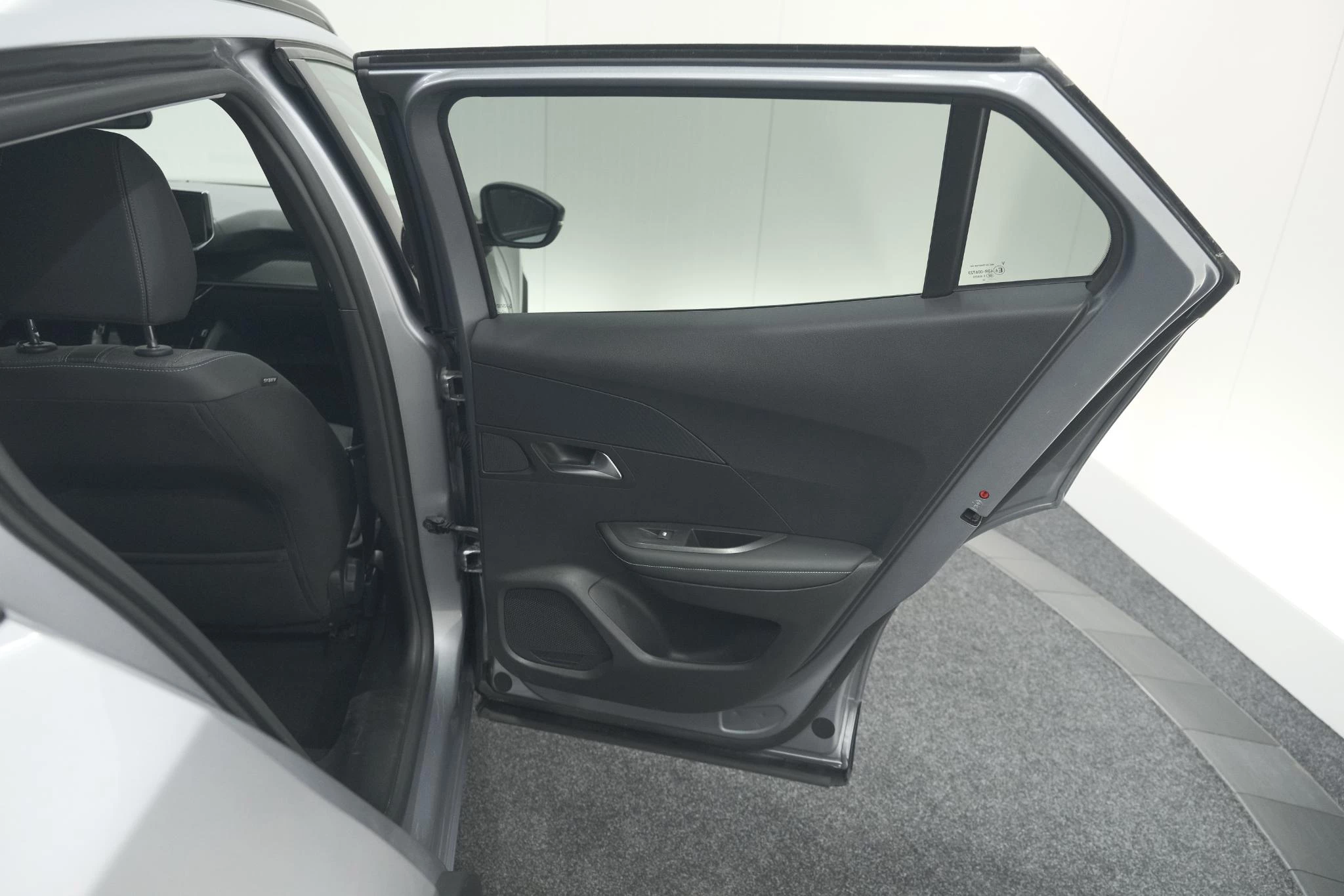 Hoofdafbeelding Peugeot e-2008