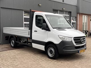 Mercedes-Benz Sprinter 317CDI RWD Airco Cruise control Trekhaak 3500kg trekgewicht Automaat 3-persoons Stuurwielbediening Telefoonverbinding Open laadbak Pick-up p-up Bakwagen 1e eigenaar Euro 6