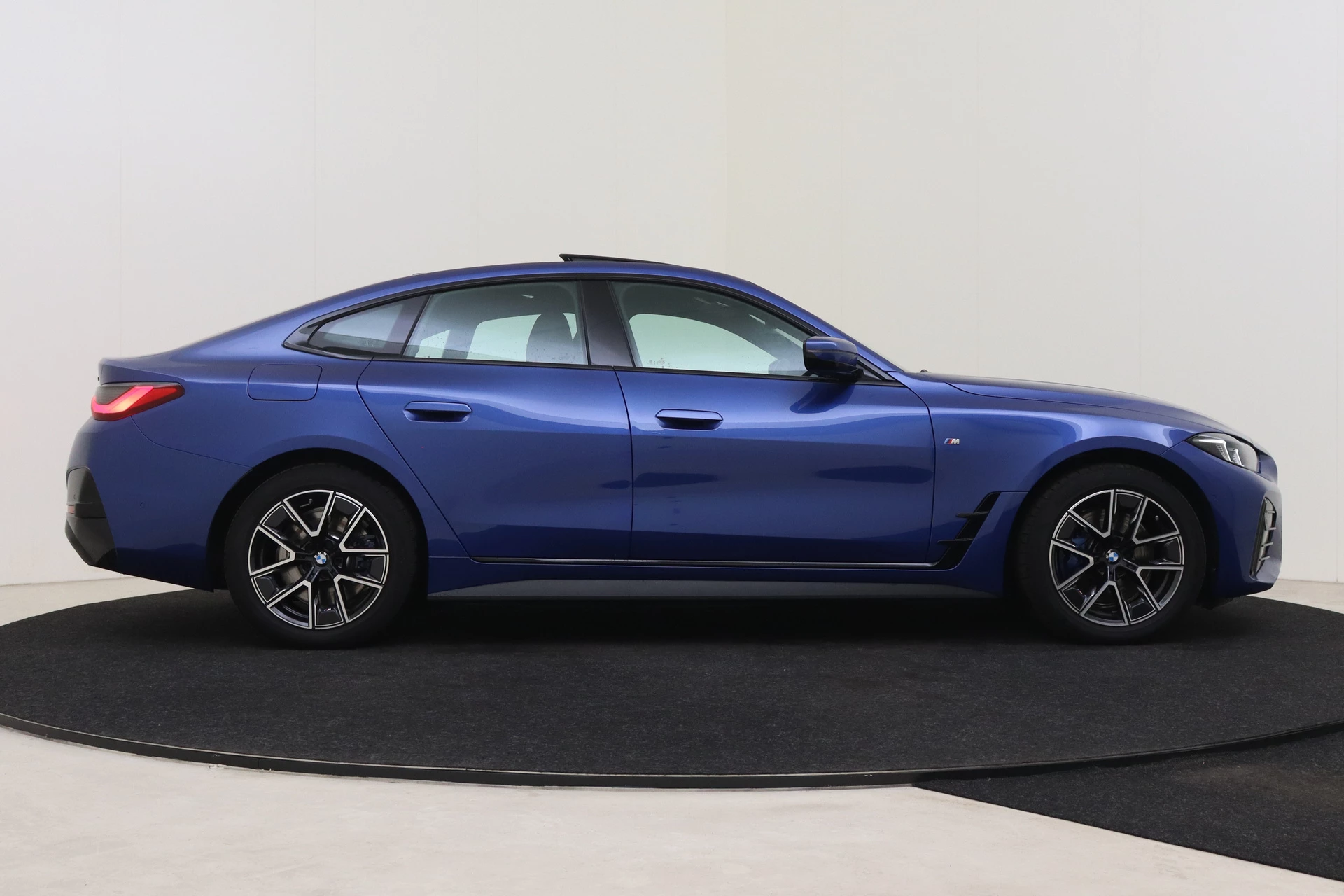 Hoofdafbeelding BMW i4