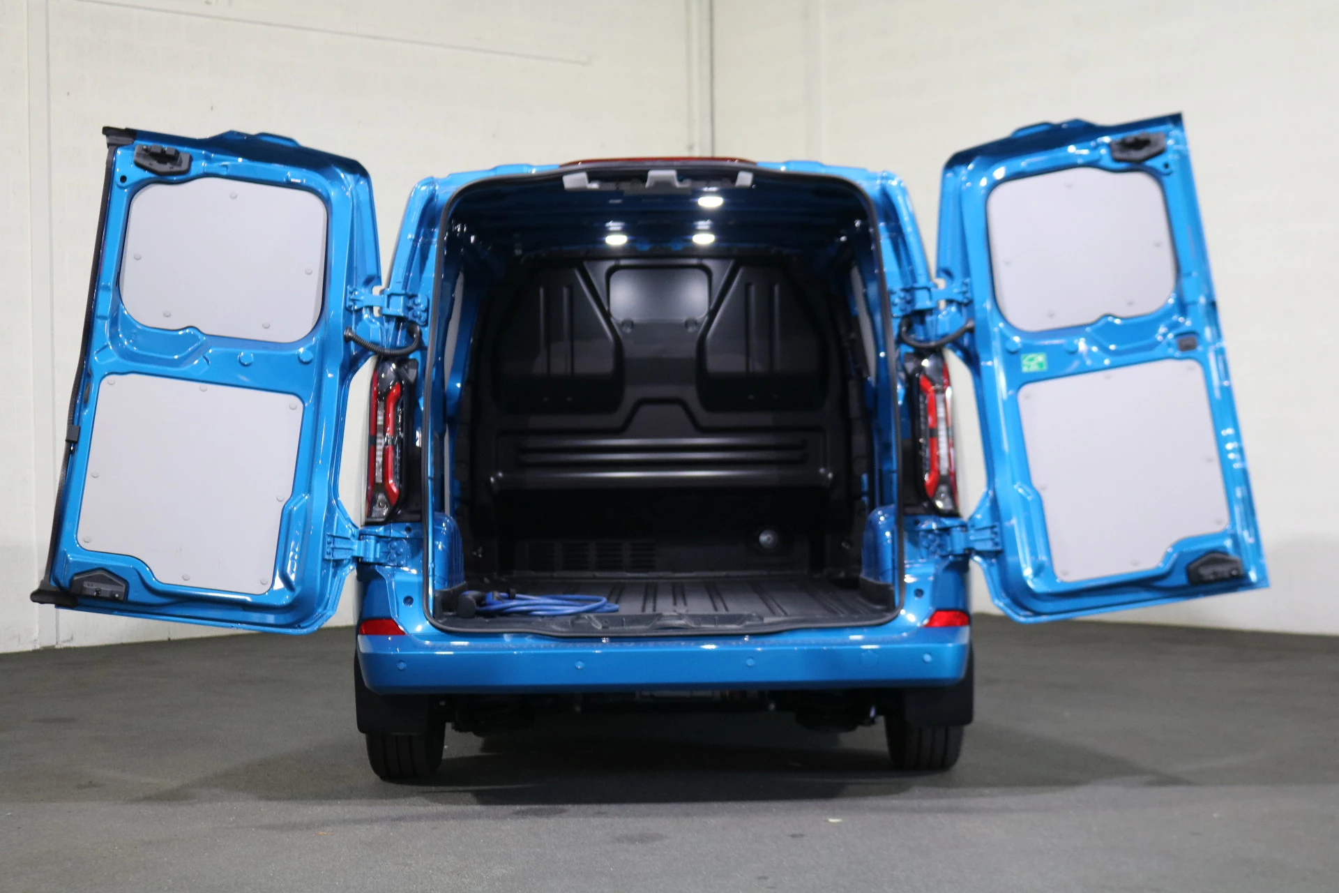 Hoofdafbeelding Ford E-Transit Custom