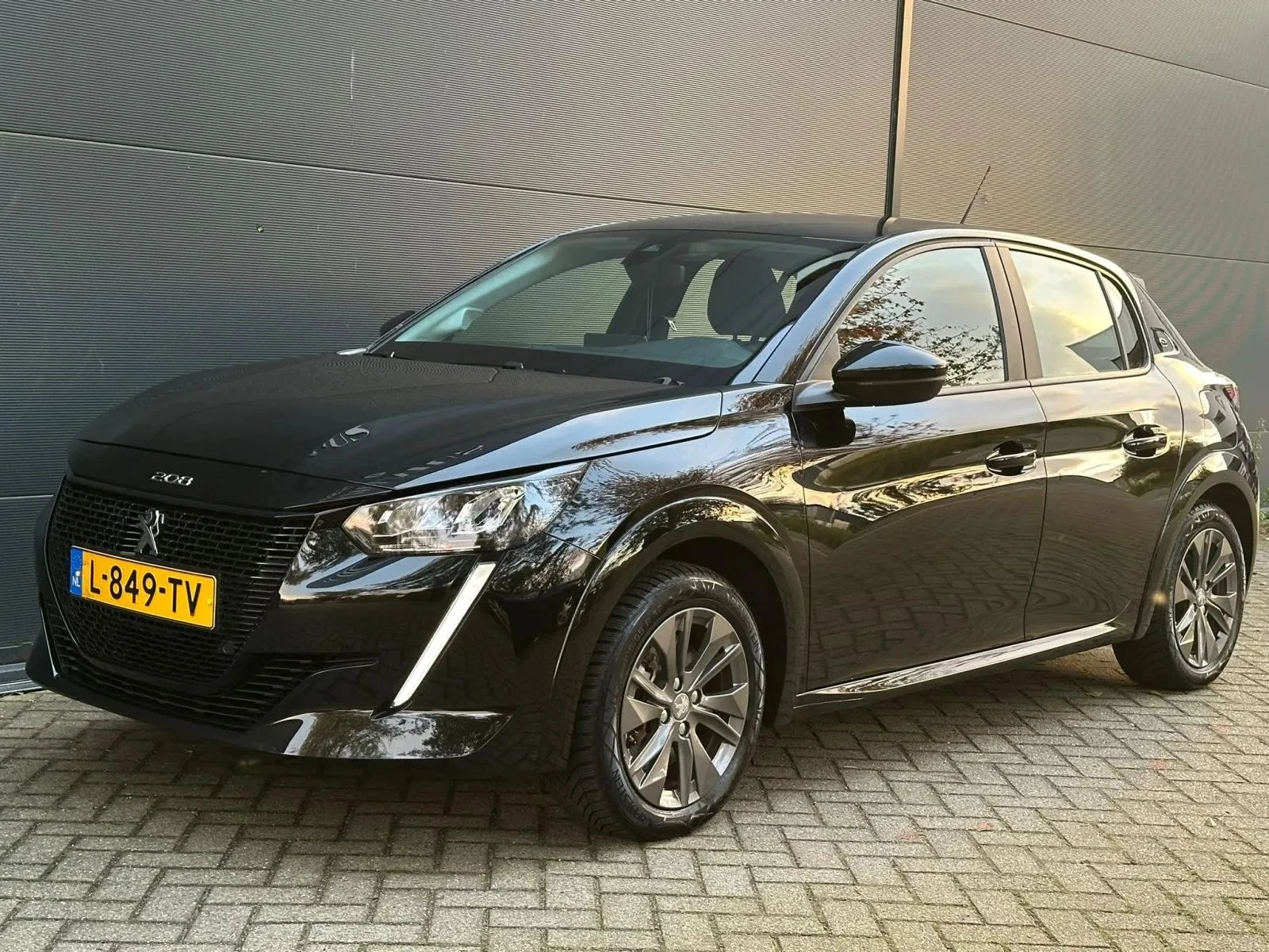 Hoofdafbeelding Peugeot e-208