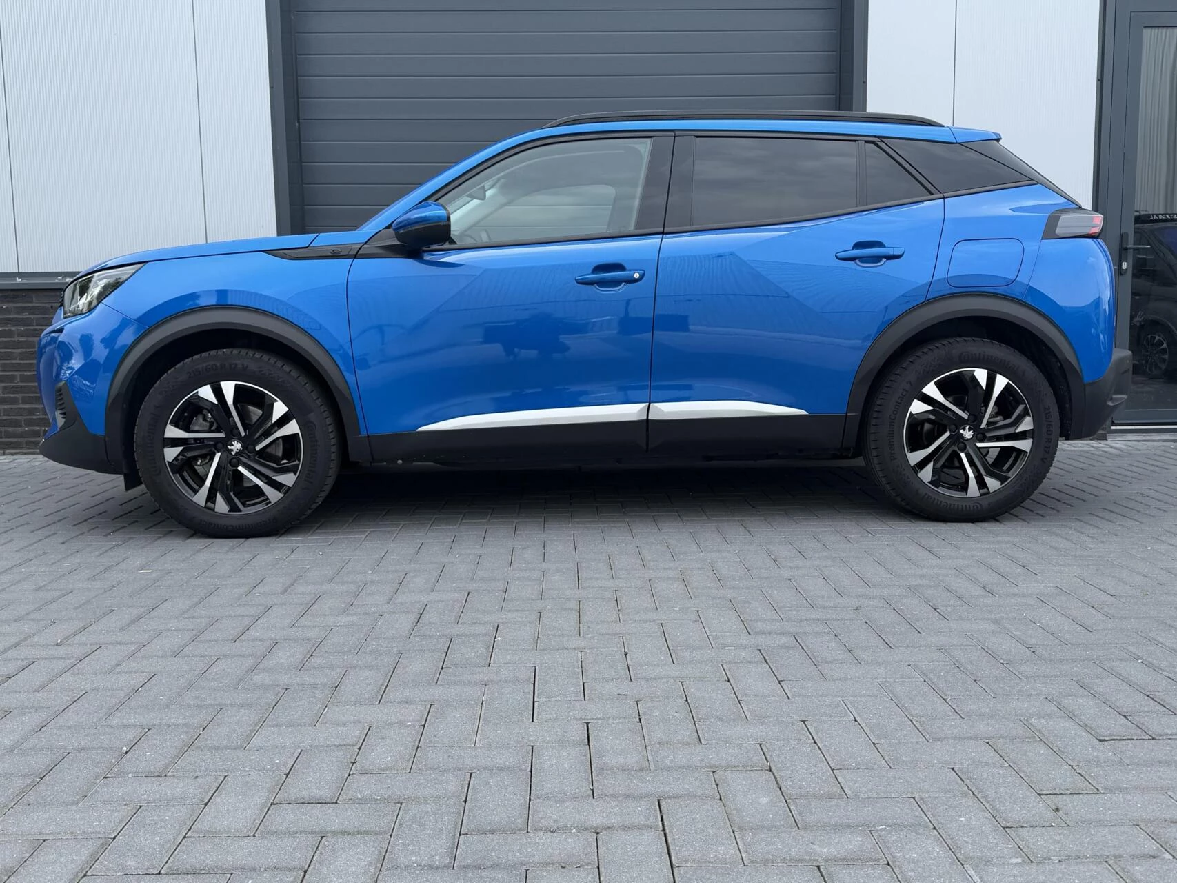 Hoofdafbeelding Peugeot e-2008