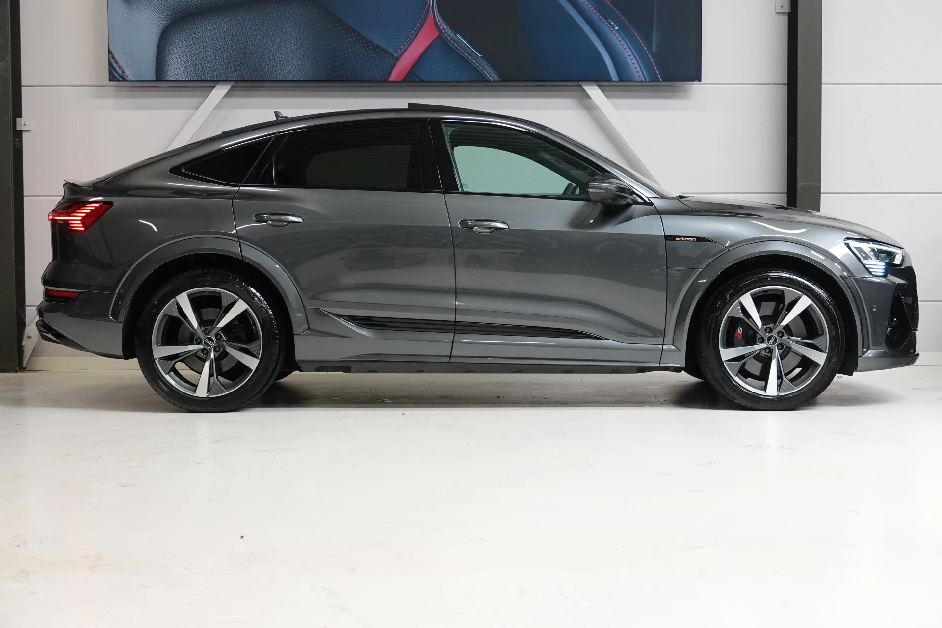 Hoofdafbeelding Audi e-tron