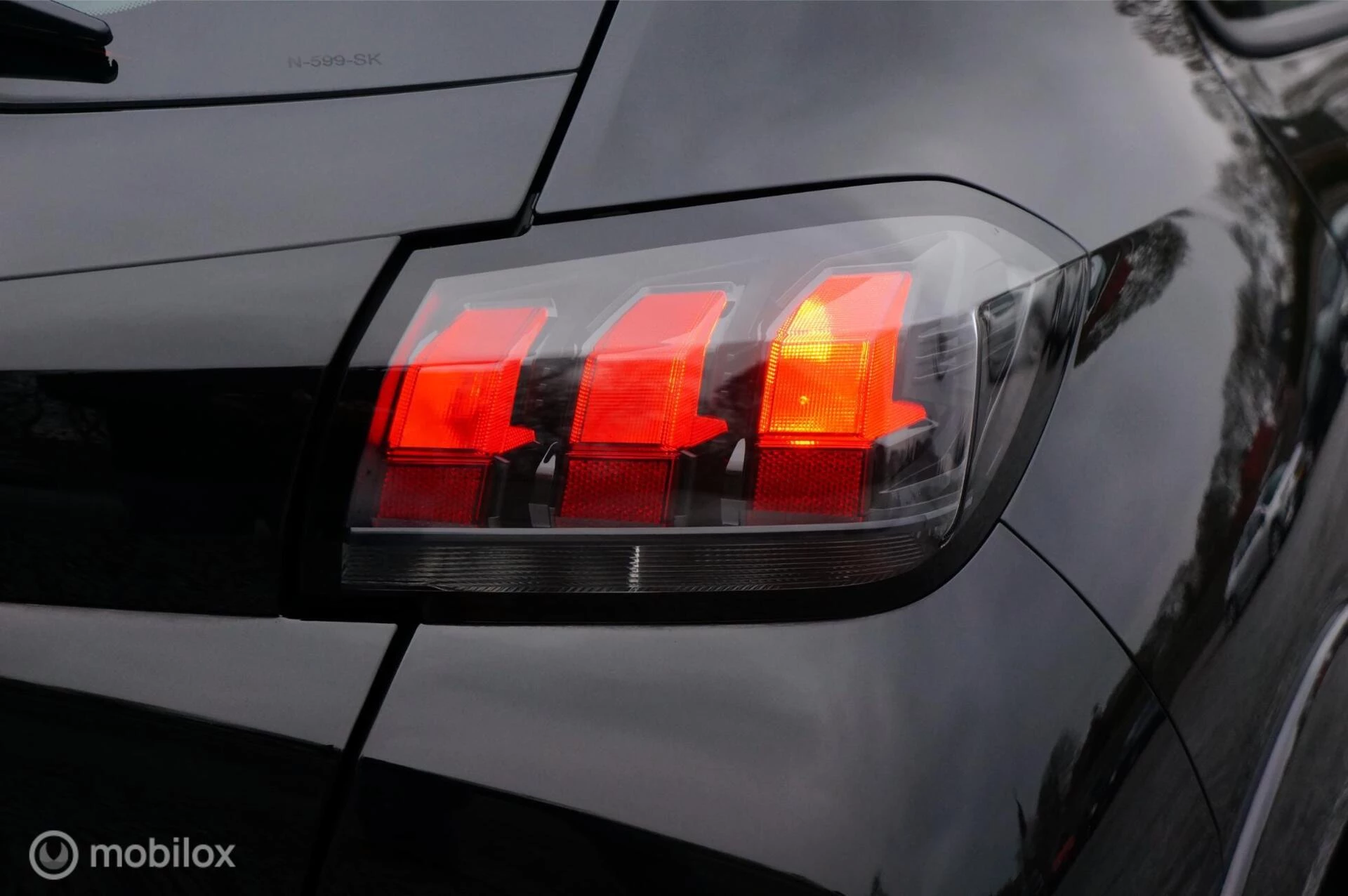 Hoofdafbeelding Peugeot e-208