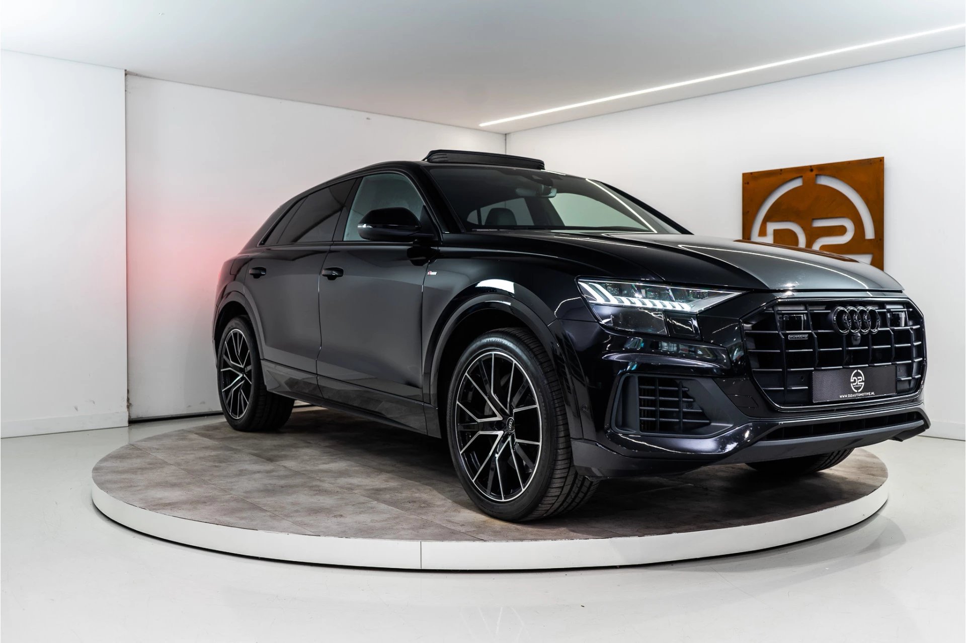 Hoofdafbeelding Audi Q8