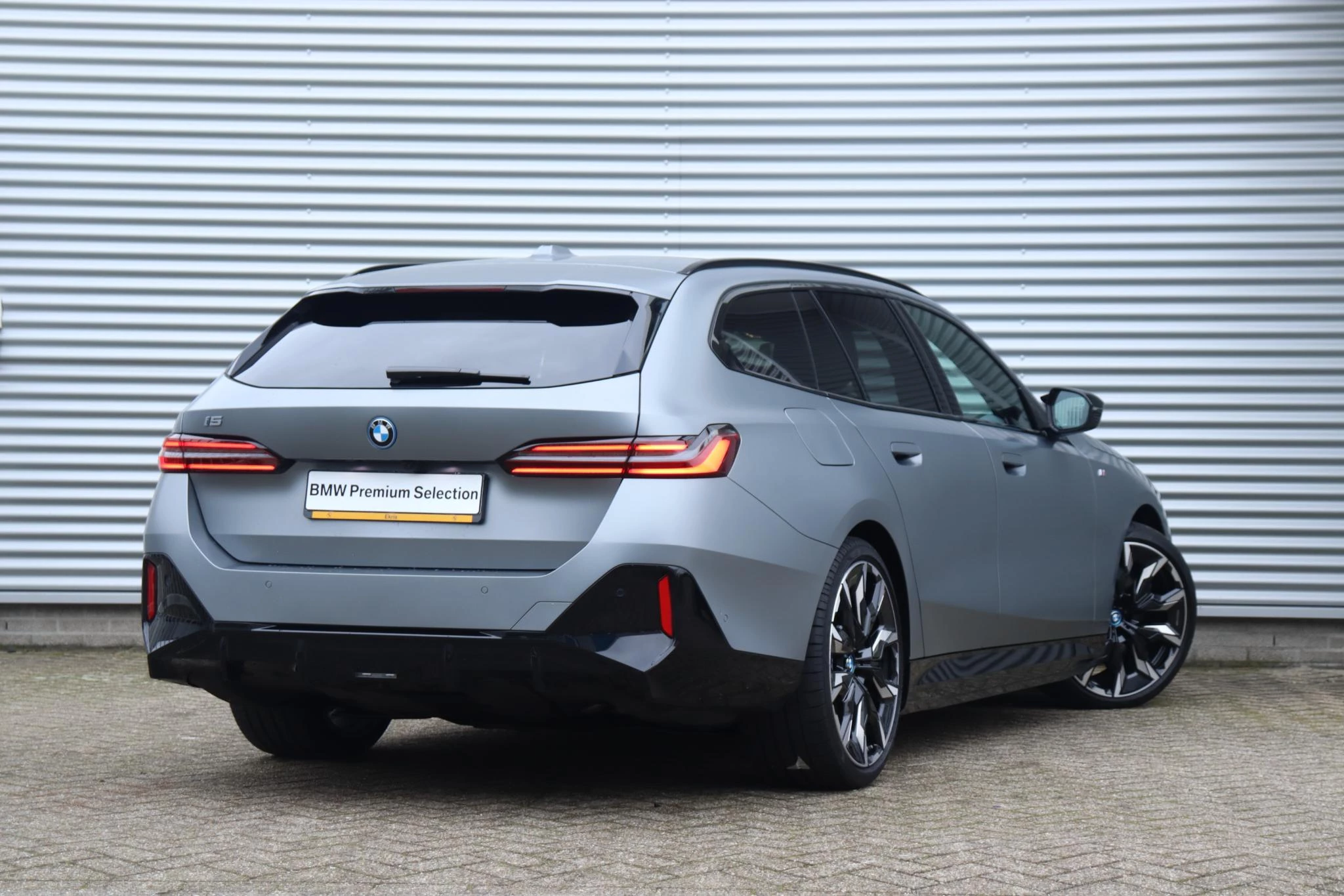 Hoofdafbeelding BMW i5