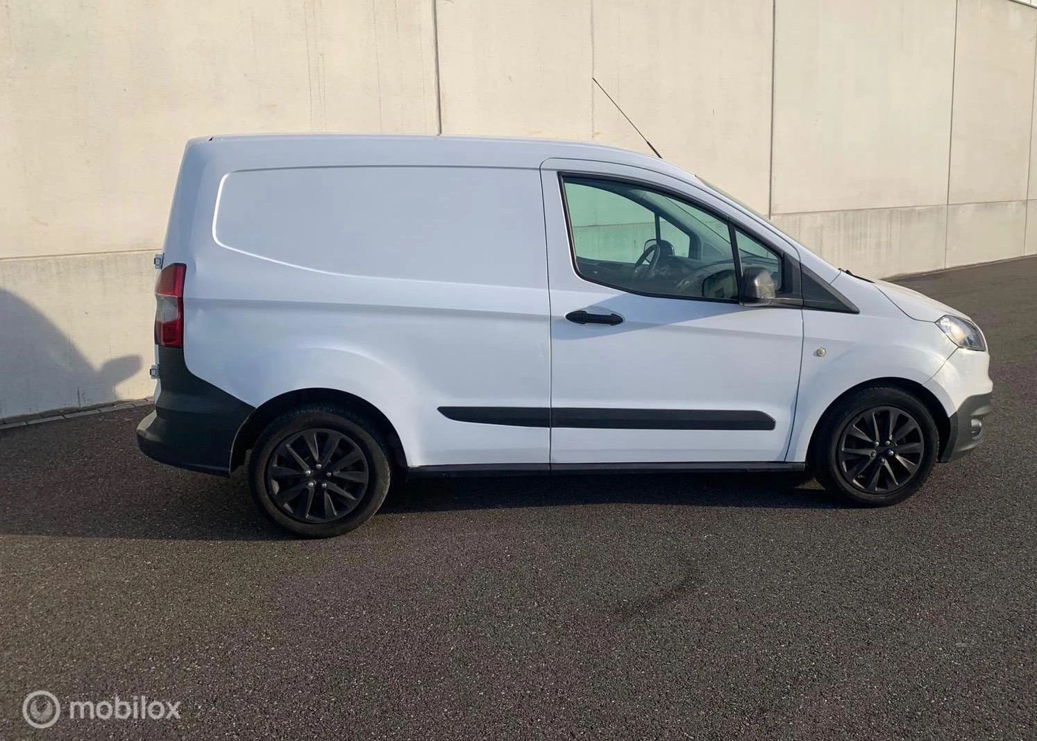 Hoofdafbeelding Ford Transit Courier